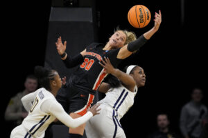 J.J. Quinerly takes over in second half to lead WVU past Princeton in first round of NCAA tournament